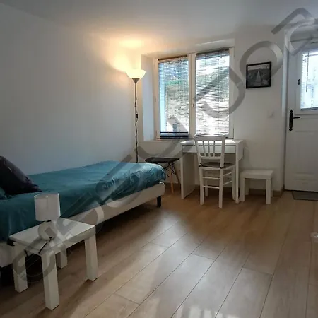 Appartement Meuble A Bougival