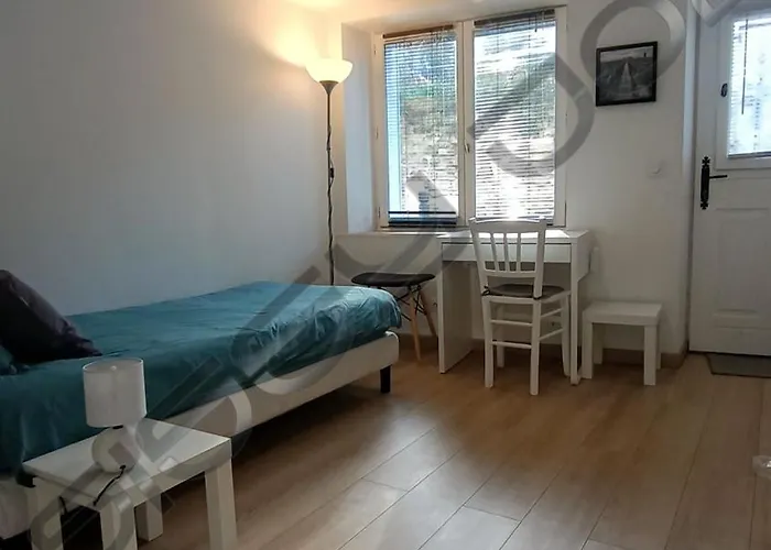 Apartment Meuble A Bougival